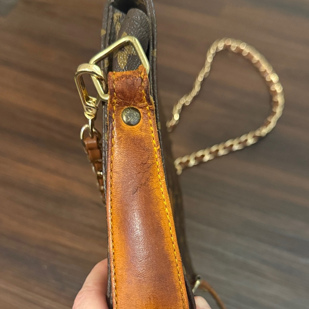Vintage Louis Vuitton Monogram Crossbody Messenger Bag - Picture 5 of 10